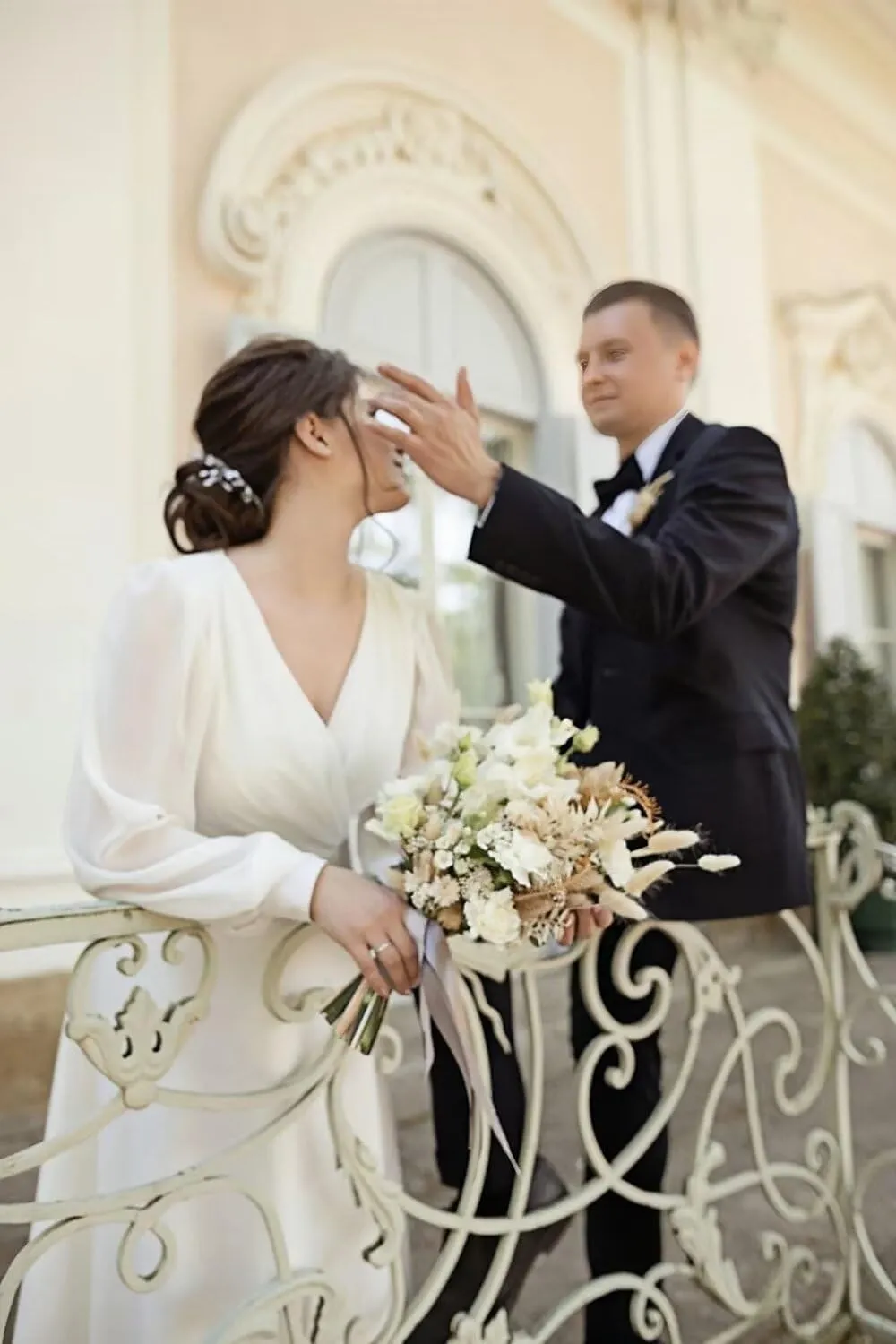 Chiffon Long Sleeve Bridesmaid Dresses A Line Tea Length Wedding Guest Dress for Women V Neck Formal Gown