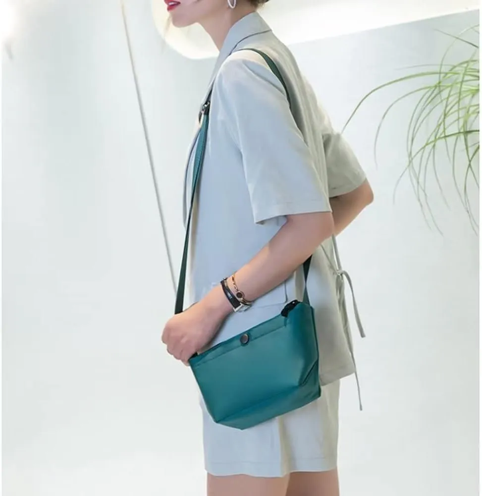 Mudono Small Crossbody Bag for Women Casual Waterproof Shoulder Messenger Purse Lightweight Outdoor Travel Satchel
