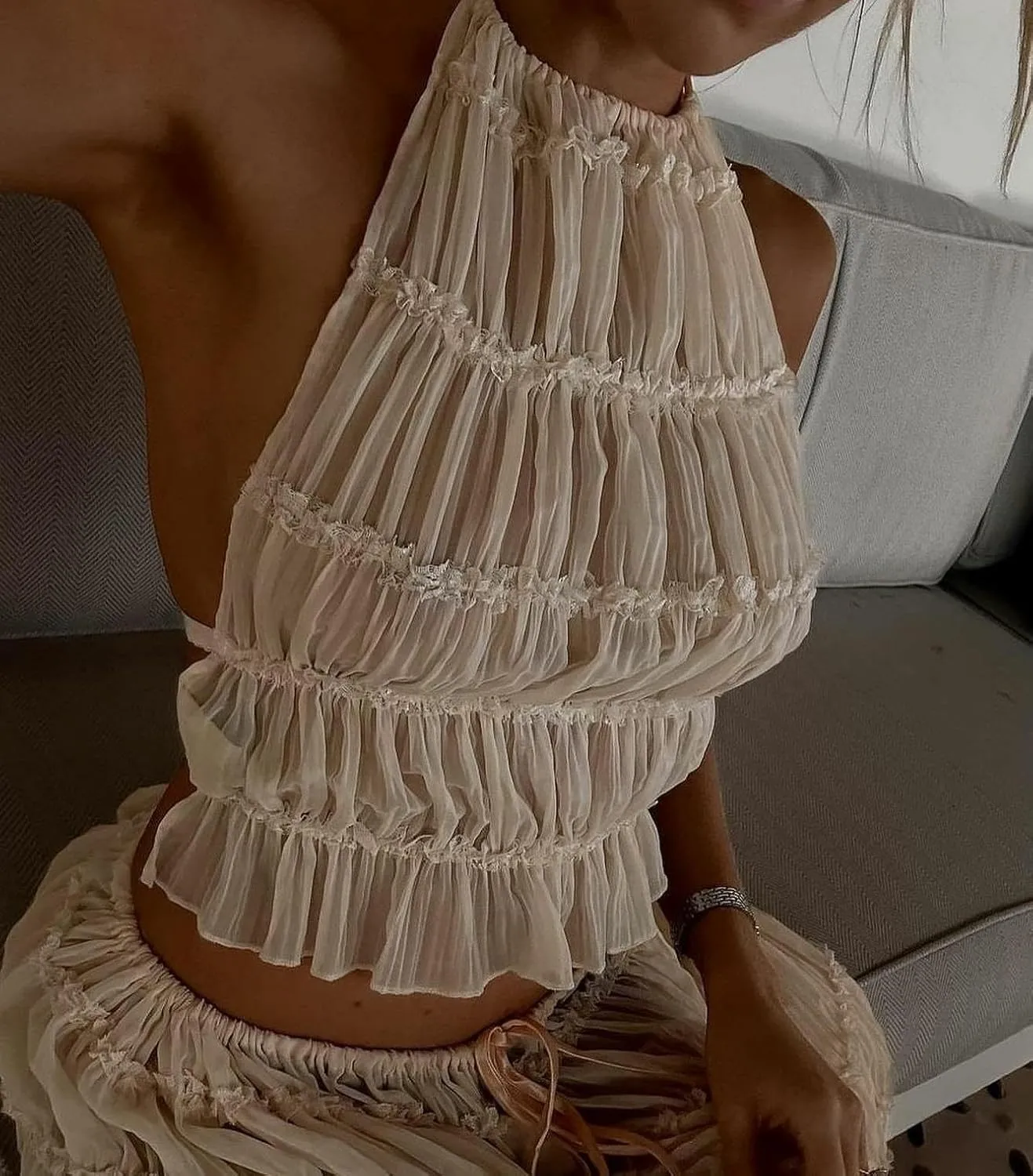 Open Back Halter Tops for Women Bow Tie Back Ruched Ruffle Crop Tops Smocked Y2K Going Out Camisoles