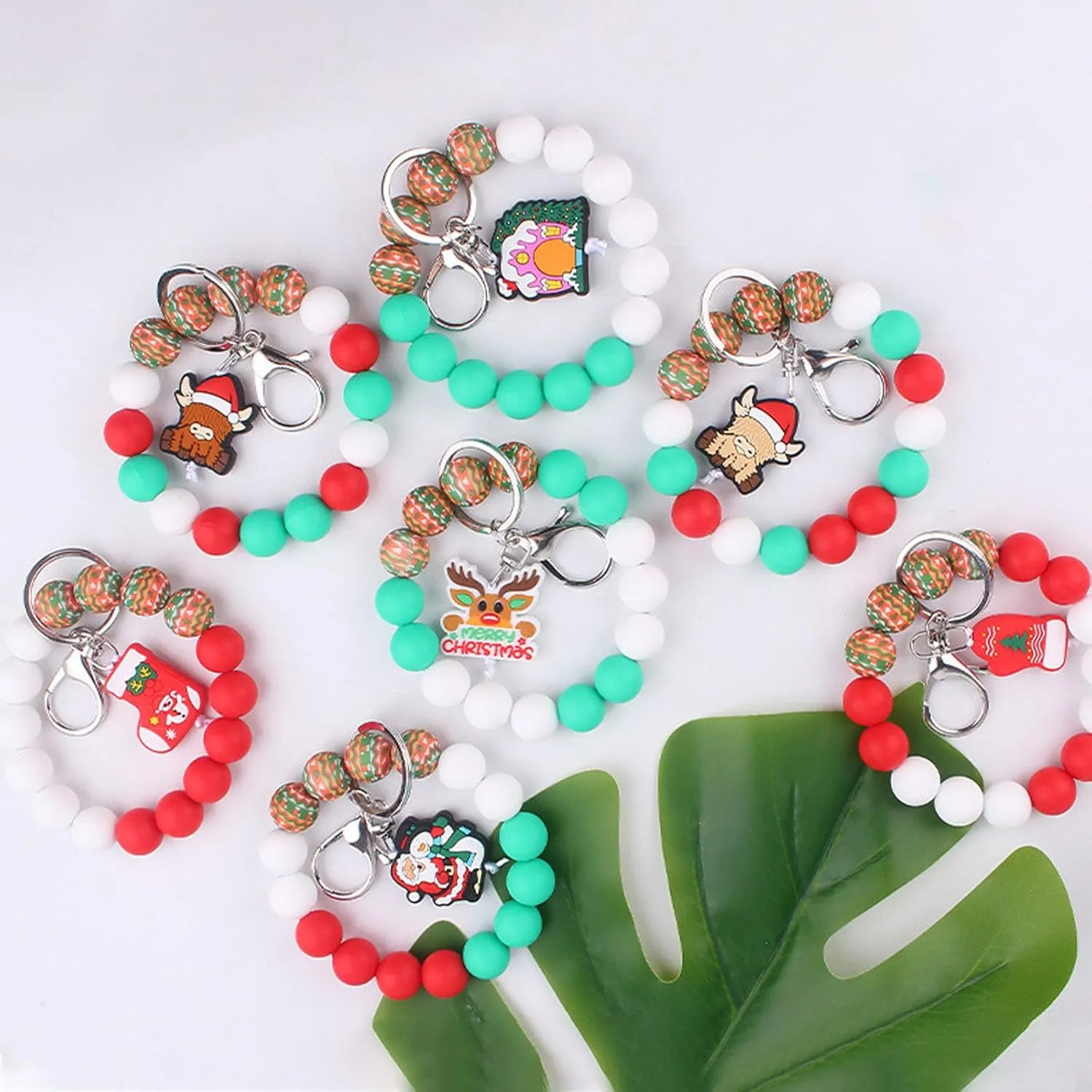 Santa Claus Boots Gloves Yak Silicone Beads Bracelet Keychain Wristlet Cute Key Holder for Women Christmas Charms