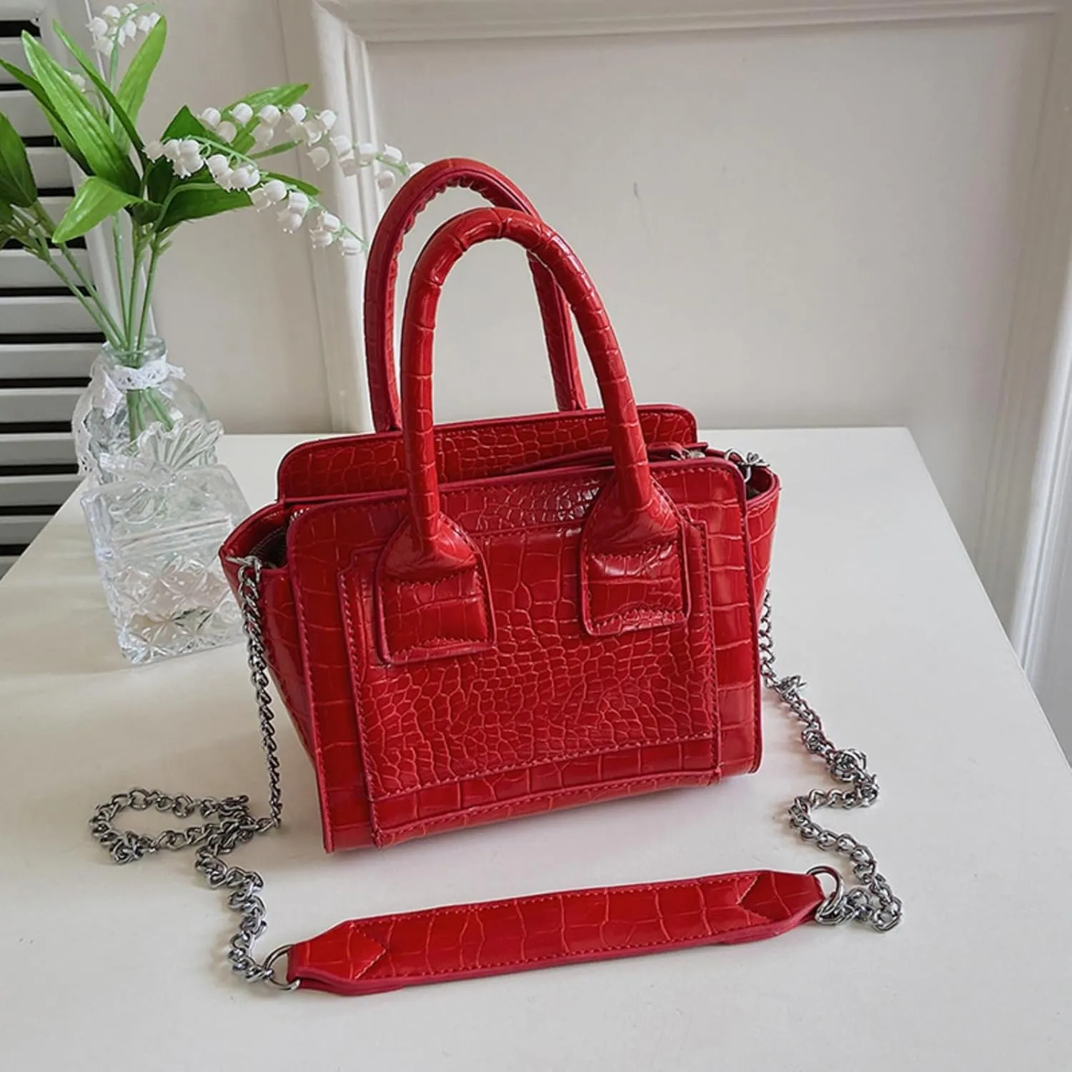 Small Retro Tote Bag for Women Leather Crossbody Bags Chain Shoulder Bag Top Handle Handbag Purses Hobo Totes (Red)