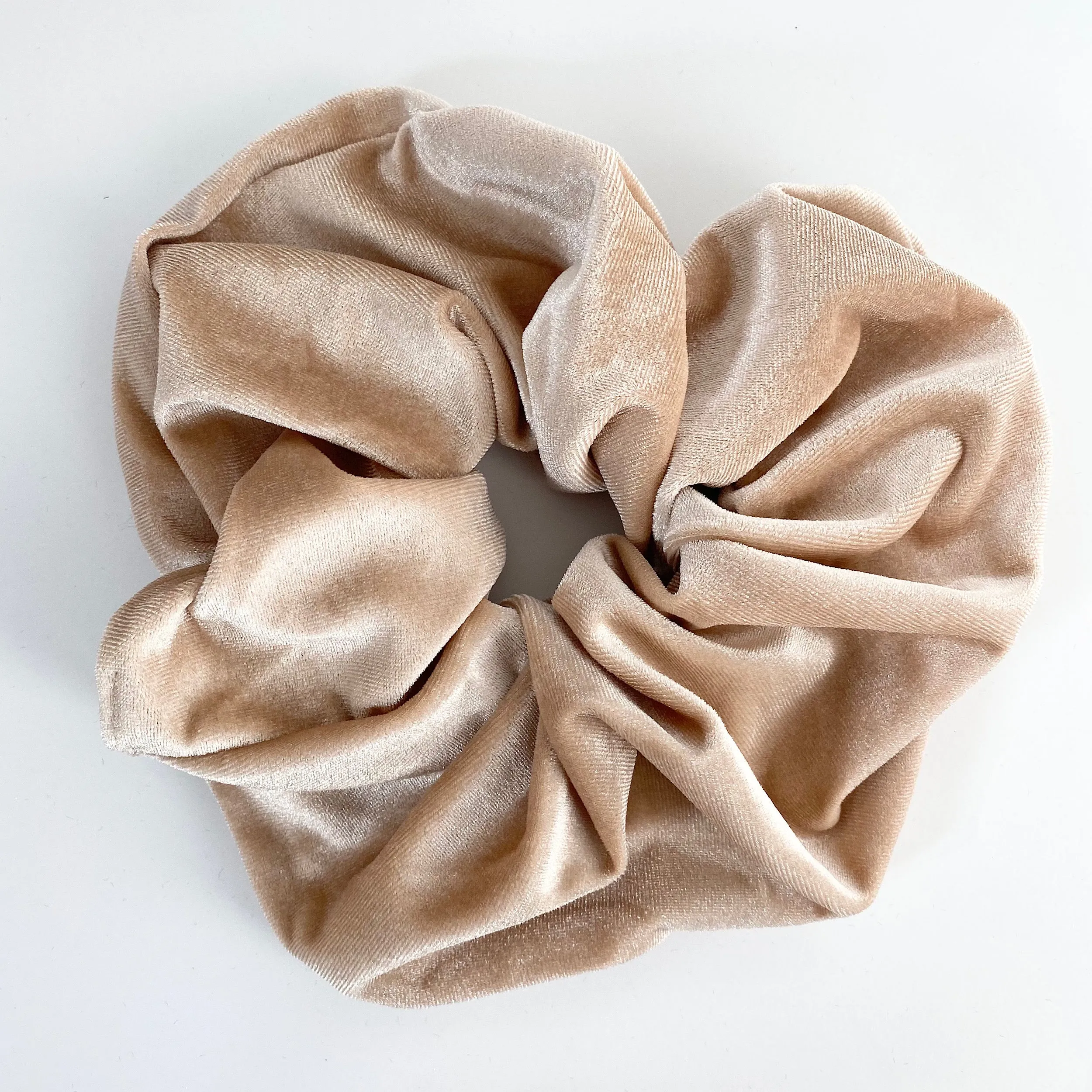 VELVET SCRUNCHIE NUDE