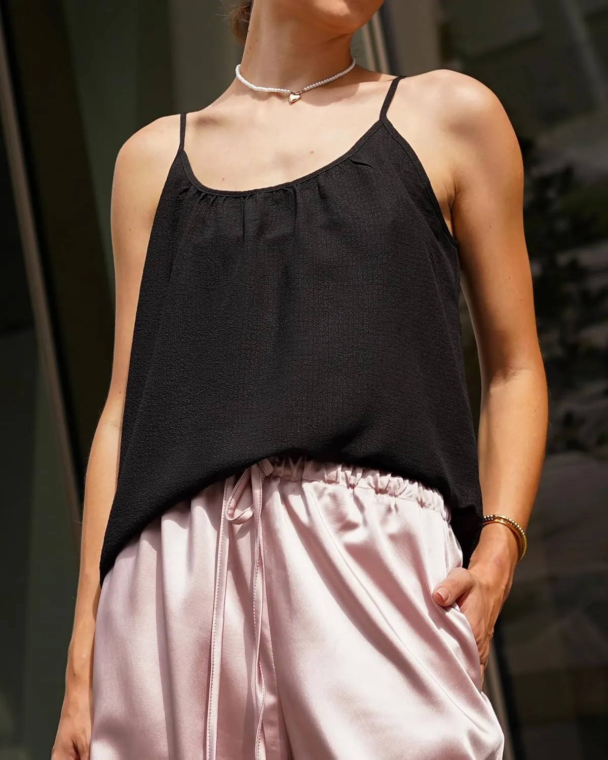 Zeagoo Womens Summer Sleeveless Tops Scoop Neck Cute Tank Camisole Casual Loose Fit Tops